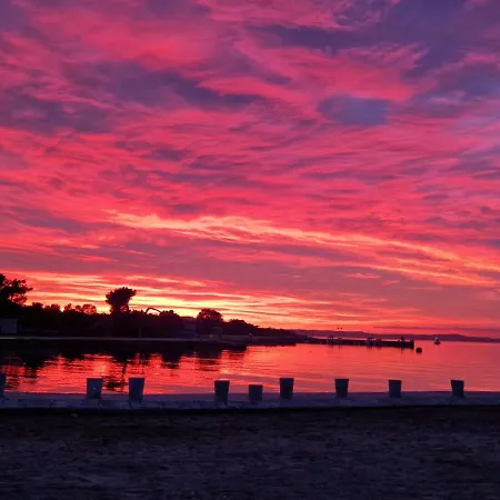 公寓 Mare I Ive 扎达尔