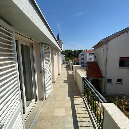 Mare I Ive Apartament *