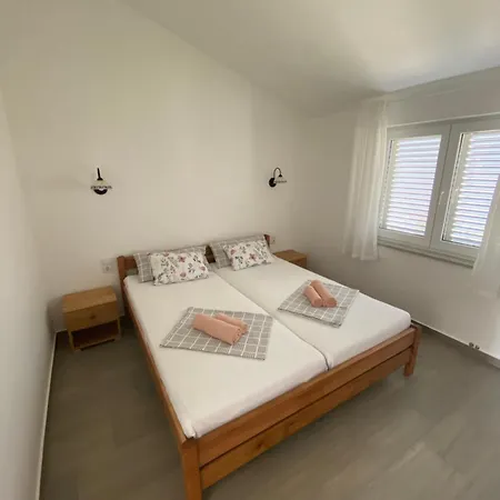 Mare I Ive Apartament *