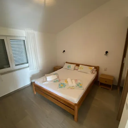 Apartament Mare I Ive *